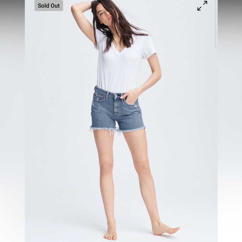 • Rag & Bone • Women’s Dre Low-Rise Jean Short 
Misha Destructed / Blue 25